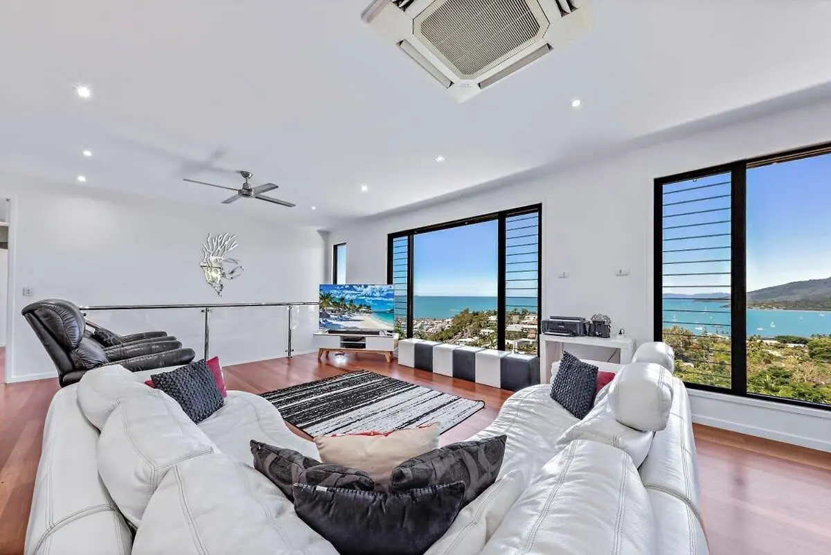 Holiday home 15 Kara - Luxurious Home With Million Dollar Views Airlie Beach