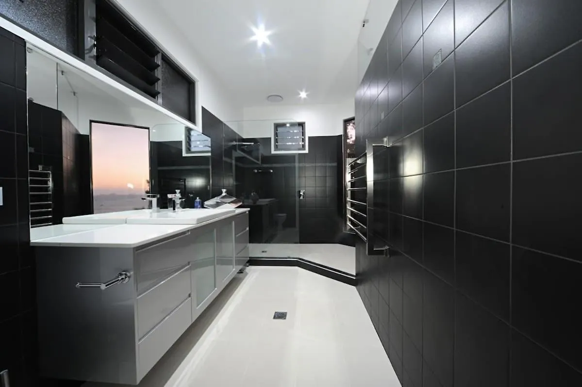 Holiday home 15 Kara - Luxurious Home With Million Dollar Views Airlie Beach